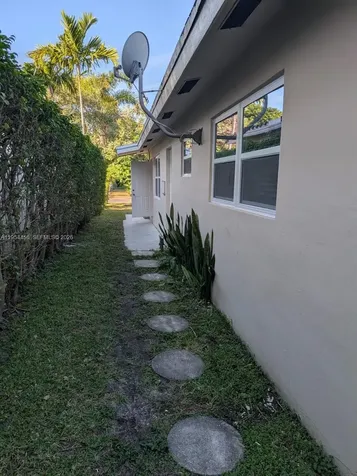 1118-1120 NW 2nd Avenue Fort Lauderdale FL 33311