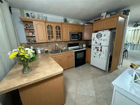 11537 SW 6th Street Sweetwater FL 33174
