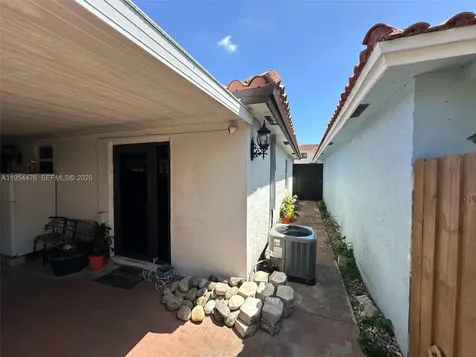 11537 SW 6th Street Sweetwater FL 33174