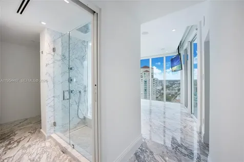 1000 S Pointe Drive Miami Beach FL 33139