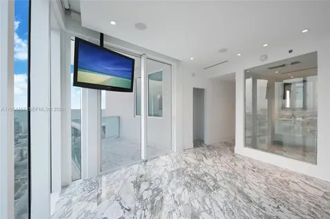 1000 S Pointe Drive Miami Beach FL 33139