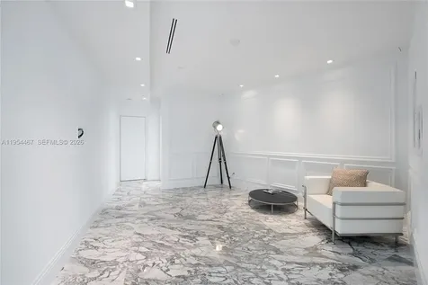 1000 S Pointe Drive Miami Beach FL 33139