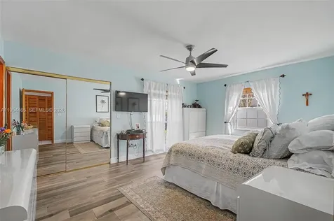 9412 SW 184th Terrace Cutler Bay FL 33157