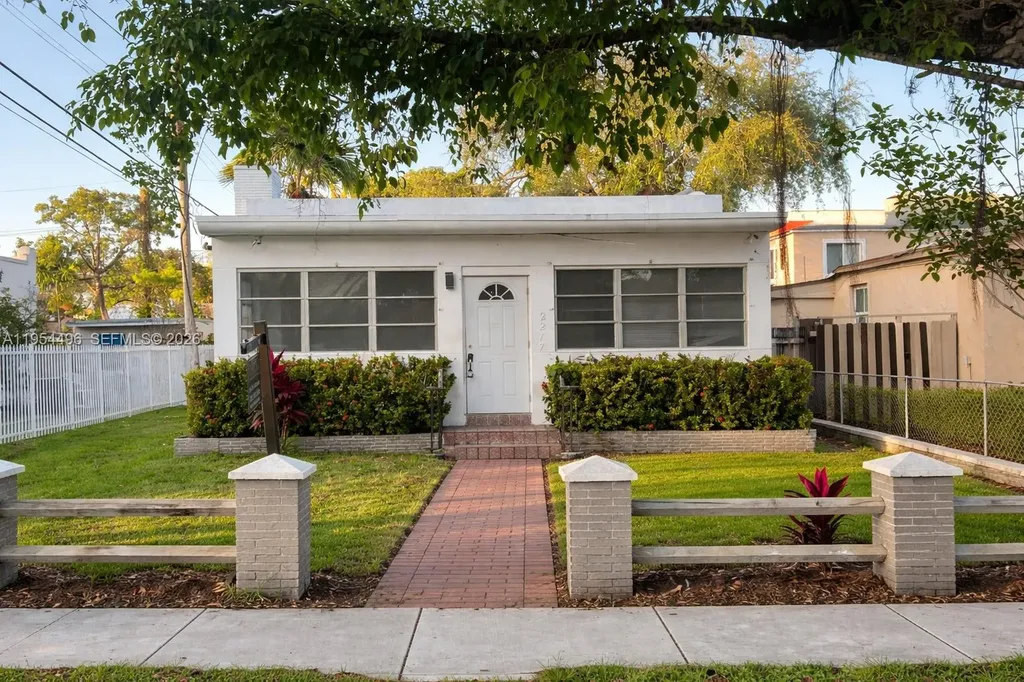 2217 SW 11th Street Miami FL 33135