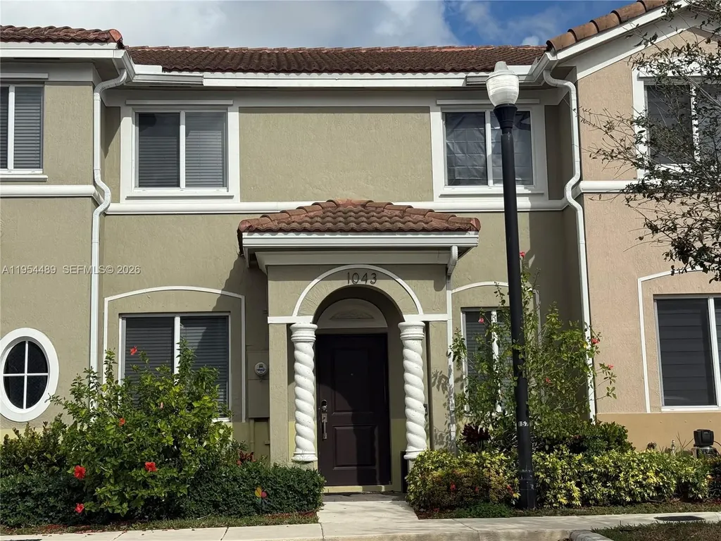 1043 SE 24th Avenue Homestead FL 33035