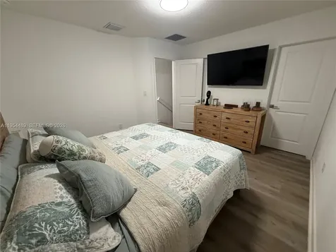1043 SE 24th Avenue Homestead FL 33035