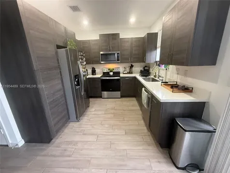 1043 SE 24th Avenue Homestead FL 33035