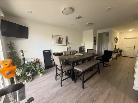 1043 SE 24th Avenue Homestead FL 33035