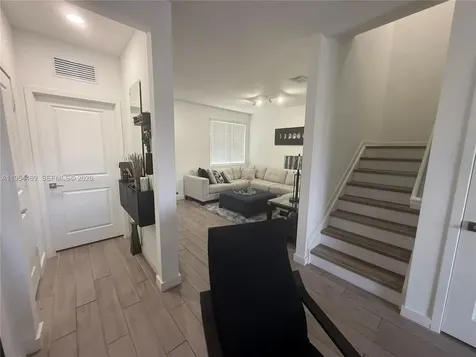 1043 SE 24th Avenue Homestead FL 33035