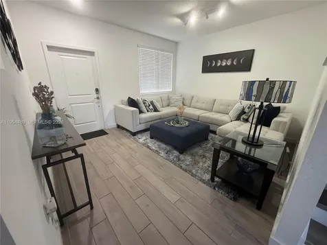1043 SE 24th Avenue Homestead FL 33035