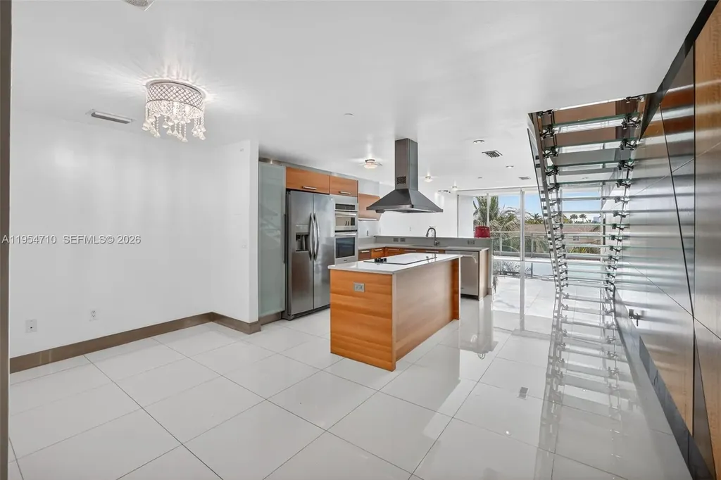 2950 NE 188th Street Aventura FL 33180