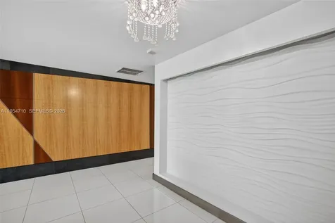 2950 NE 188th Street Aventura FL 33180