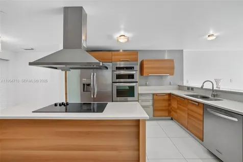 2950 NE 188th Street Aventura FL 33180