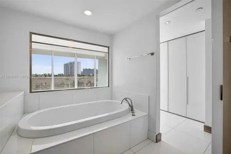 2950 NE 188th Street Aventura FL 33180