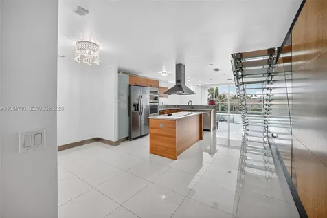 2950 NE 188th Street Aventura FL 33180