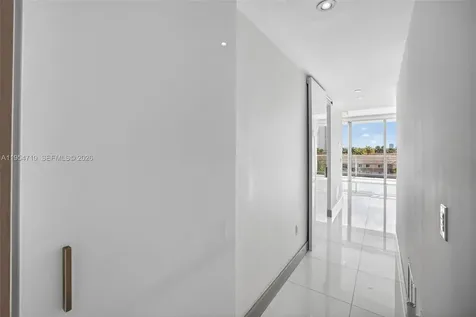2950 NE 188th Street Aventura FL 33180