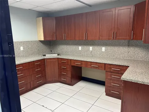 4121 NW 5th Street Plantation FL 33317