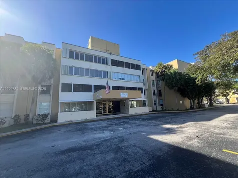 6911 SW 147 Avenue Miami FL 33193