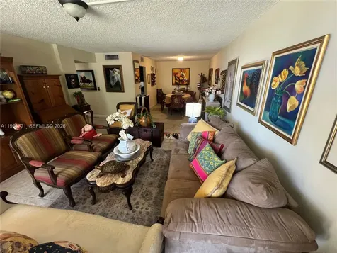 6911 SW 147 Avenue Miami FL 33193