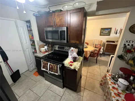 6911 SW 147 Avenue Miami FL 33193