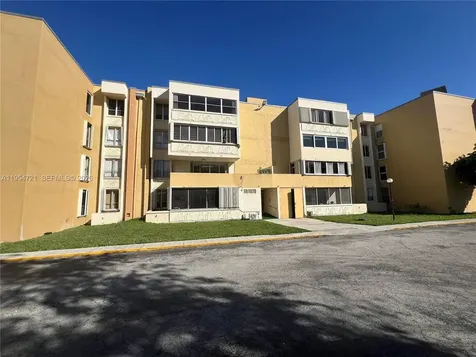 6911 SW 147 Avenue Miami FL 33193