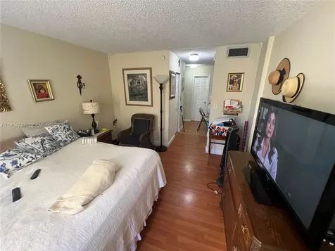 6911 SW 147 Avenue Miami FL 33193