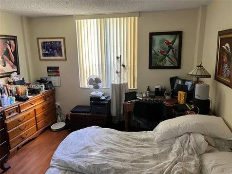 6911 SW 147 Avenue Miami FL 33193