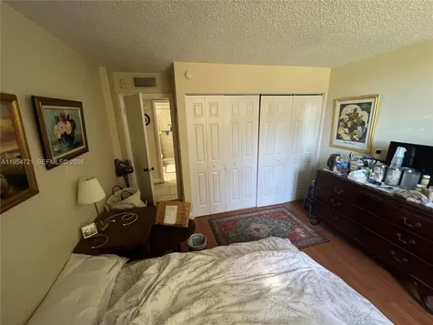 6911 SW 147 Avenue Miami FL 33193