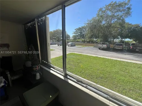 6911 SW 147 Avenue Miami FL 33193