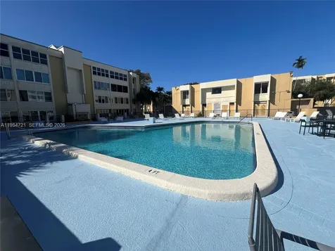 6911 SW 147 Avenue Miami FL 33193