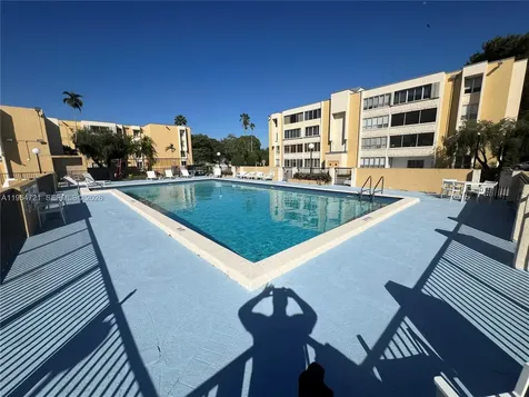 6911 SW 147 Avenue Miami FL 33193