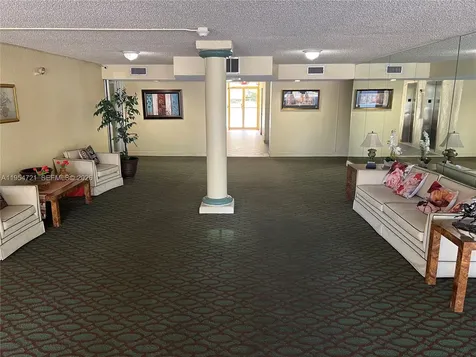6911 SW 147 Avenue Miami FL 33193