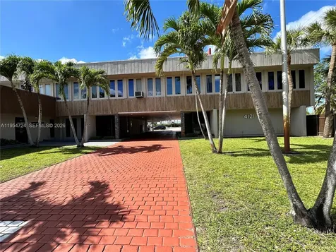 4121 NW 5th Street Plantation FL 33317