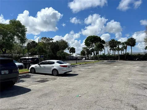 4121 NW 5th Street Plantation FL 33317