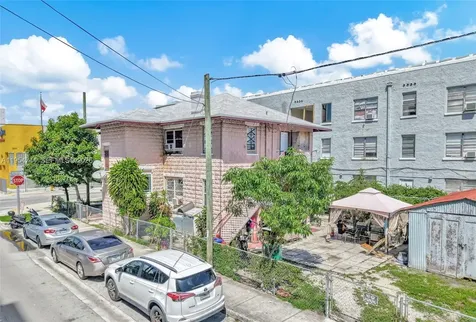 676 & 119 SW 1st Street Miami FL 33130