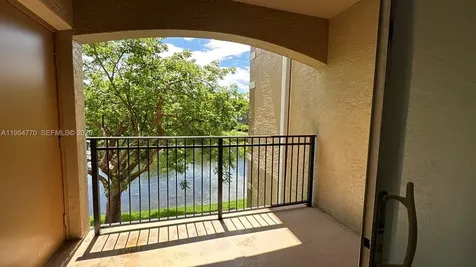 160 SW 117th Terrace Pembroke Pines FL 33025