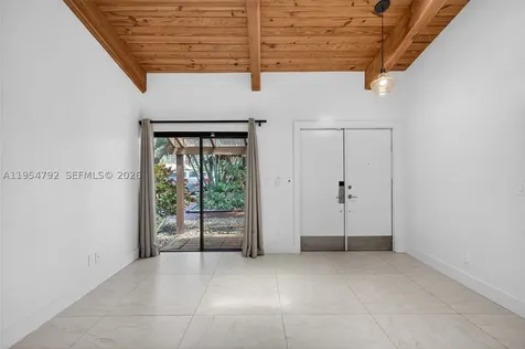 2619 S Parkview Drive Hallandale Beach FL 33009