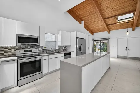 2619 S Parkview Drive Hallandale Beach FL 33009