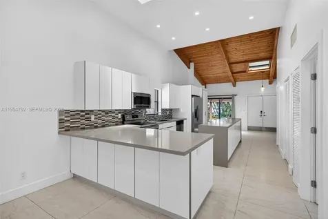 2619 S Parkview Drive Hallandale Beach FL 33009