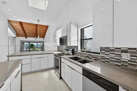 2619 S Parkview Drive Hallandale Beach FL 33009