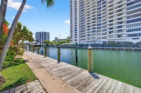 2619 S Parkview Drive Hallandale Beach FL 33009