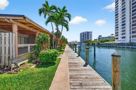 2619 S Parkview Drive Hallandale Beach FL 33009