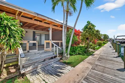2619 S Parkview Drive Hallandale Beach FL 33009