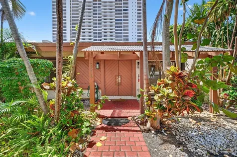 2619 S Parkview Drive Hallandale Beach FL 33009