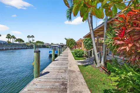 2619 S Parkview Drive Hallandale Beach FL 33009