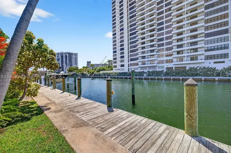 2619 S Parkview Drive Hallandale Beach FL 33009
