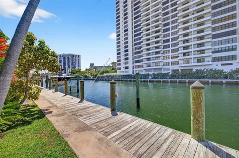 2619 S Parkview Drive Hallandale Beach FL 33009