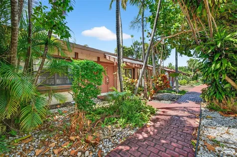2619 S Parkview Drive Hallandale Beach FL 33009