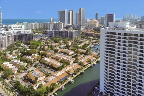 2619 S Parkview Drive Hallandale Beach FL 33009