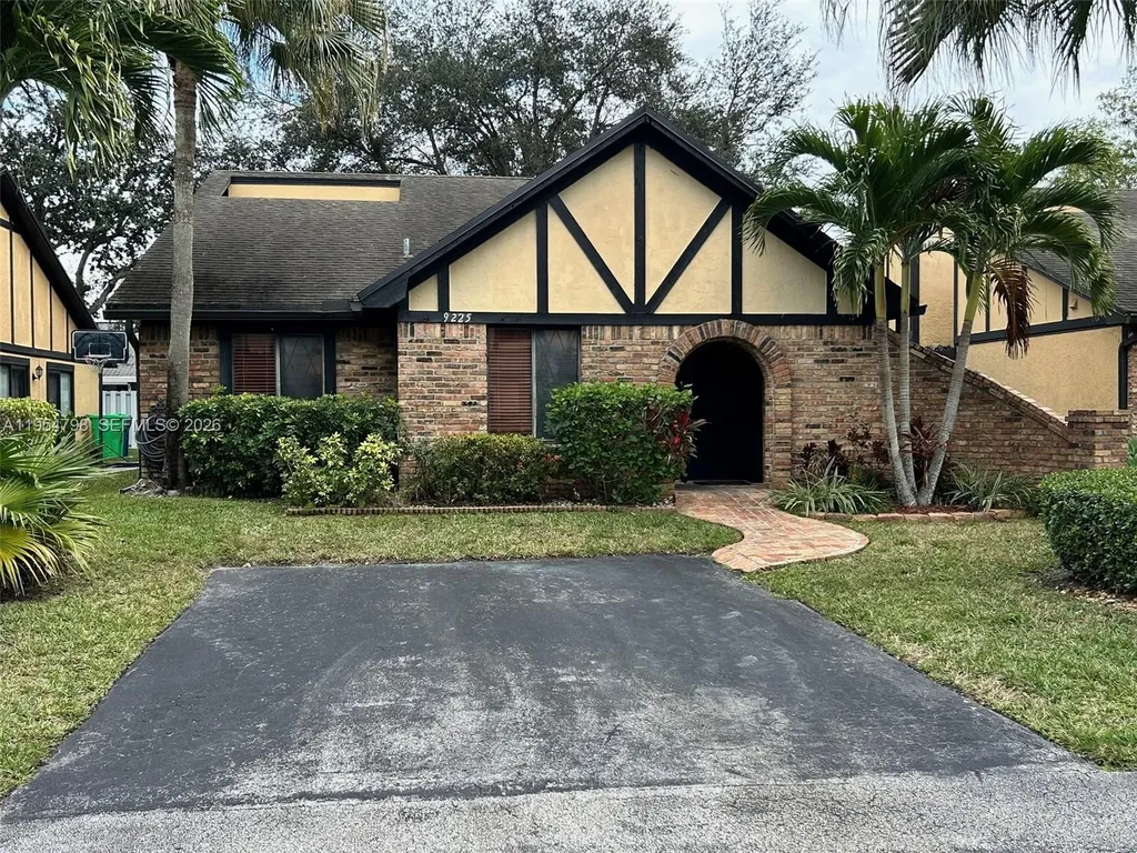 9225 NW 49th Place Sunrise FL 33351